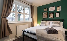Stylish Two Bedroom Home Sheffield